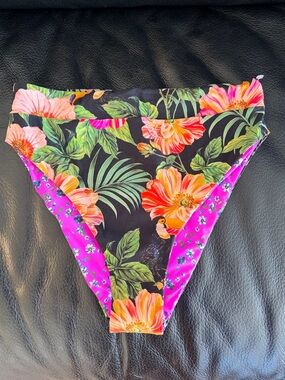Maaji Floral Tropical reversible bikini bottoms NWOT